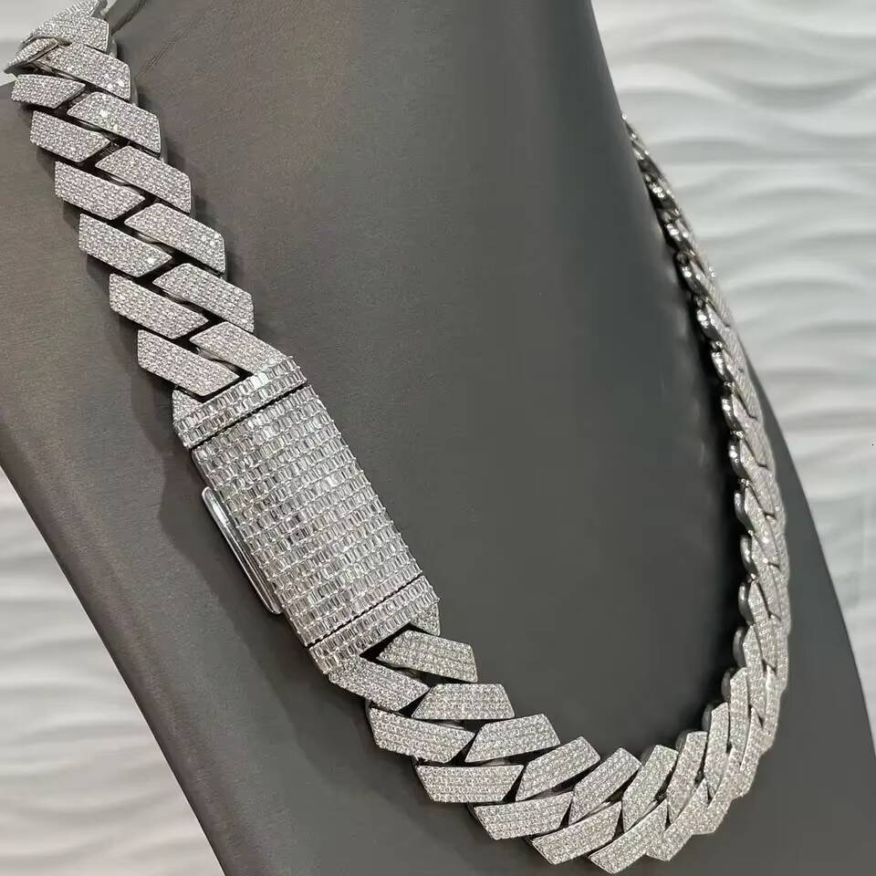 Customizable 18/20/22/24 Inches VVS Diamond Chains 925 Silver Iced Out Moissanite Diamond Miami Necklace Cuban Link Chain