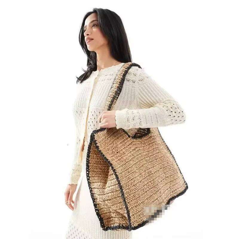 Simple shoulder grass woven bag, forest style casual versatile, large capacity beach bag