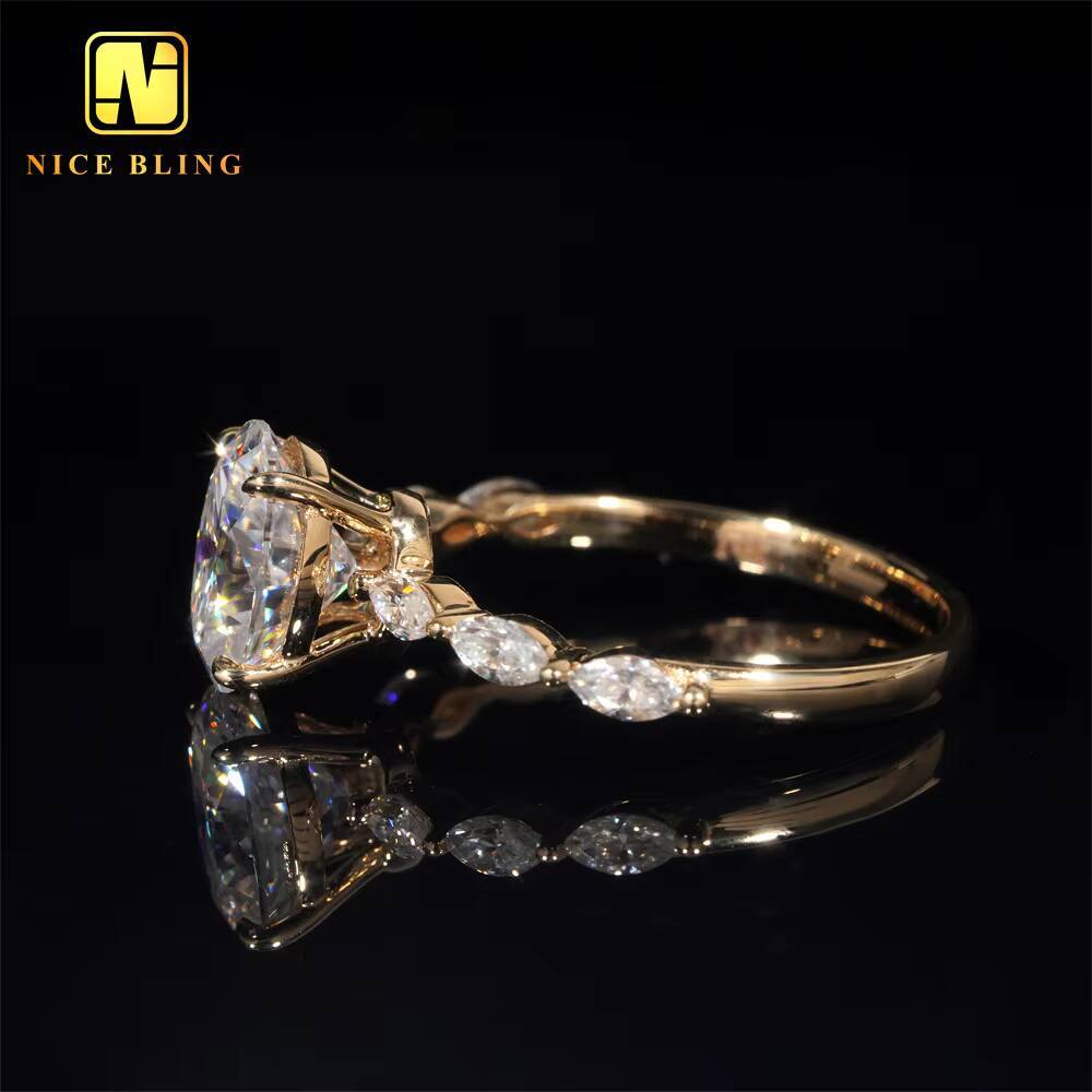 Trendy Oval Marquise Cut Diamond Wedding Rings Women 14K Yellow Gold VVS Moissanite Engagement Ring for Women