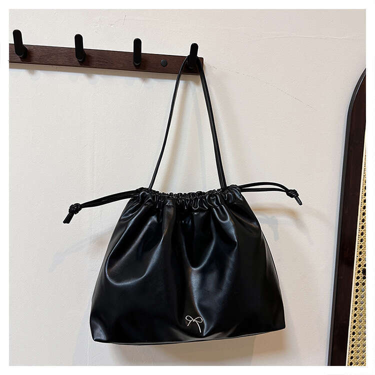 Leather Bag Bucket Bag Tote Bag Drawstring Pleated Bucket Trendy Autumn Winter New Large Capacity Casual Single Shoulder Versatile Tote Bag