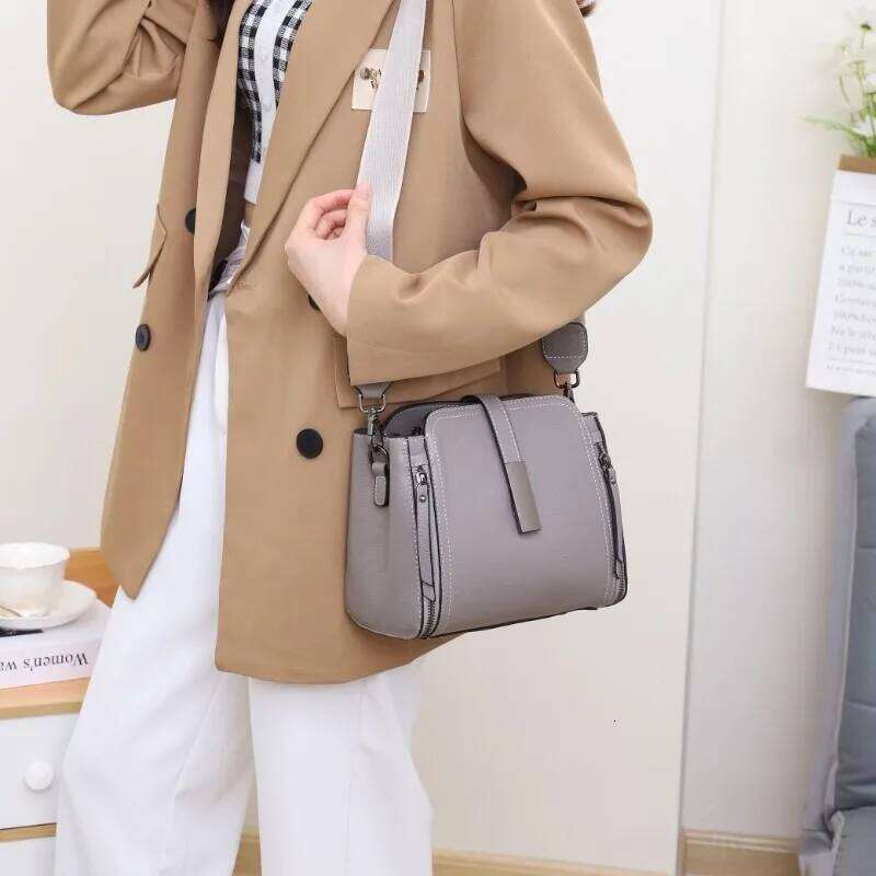 Top Layer Cow Leather 2025 New Versatile Fashion Women's Handbag High Quality Shoulder Lady Commuting Crossbody Bucket Bag