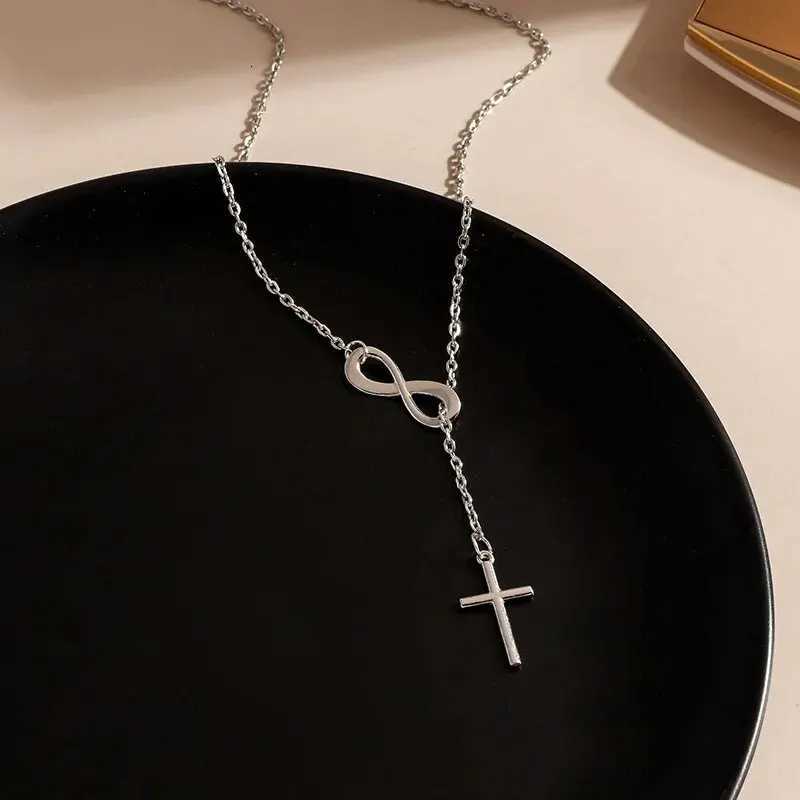 Simple Vintage 8 Shape Cross Jesus Pendant Choker Necklace for Women Trendy Goth Thin Chain Aesthetic Wed Jewelry Accessories XJ250717