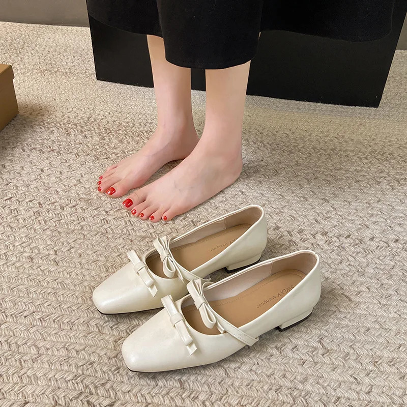 Womens Flat Shoes Thick Heeled Square Head Fashion Sweet Single Shoes Bow Elegant Small Leather Shoes 250712