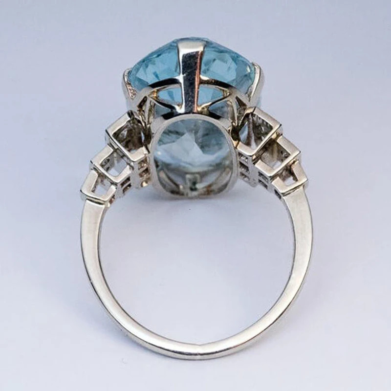 Huitan Female Light Sky Blue Wedding Ring Solitaire Band Oval Stone Engage Party Women Jewelry Shine CZ Stone Gift 250716
