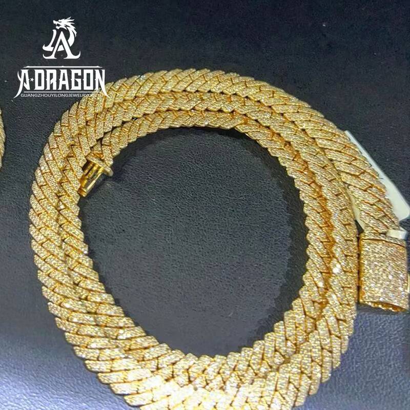 Hip Hop Style Cuban Link Chain Moissanite Vvs Iced Out Round Brilliant Cut Diamond 925 Silver Heavy Cuban Necklace