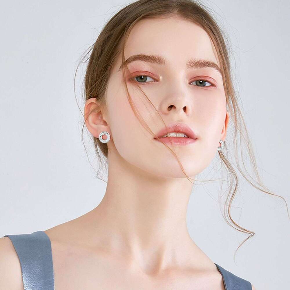 2024 Niche Internet Celebrity Fashion Full Dia Round Hoop High-End Moissanite Sier Moss Ubi Versatile Earrings 89F