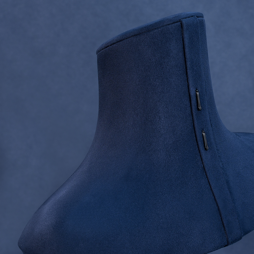 High-Quality Hardware Necklace Display Stand for Busts - Statues & Accessories Showcase