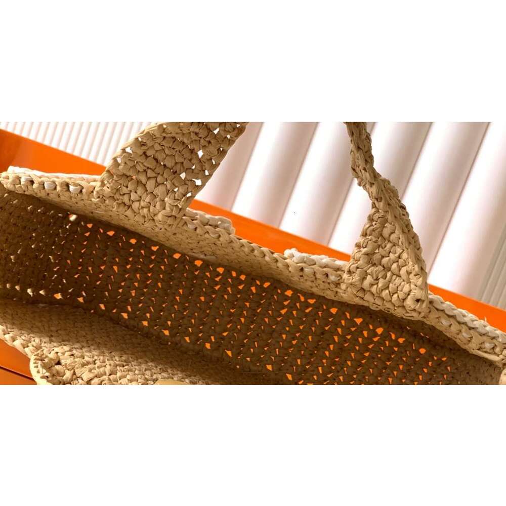 Hot Selling Luxury women's crossbody bag Lafite grass crossbody bag with elegant design, suitable for daily use by the brand