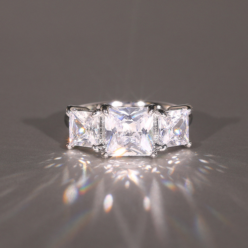 Choucong Brand Wedding Rings Luxury Jewelry 925 Sterling Silver Fill Three Stone Princess Cut 5A Cubic Zircon CZ Diamond Gemstones Party Women Engagem