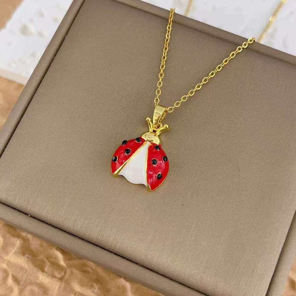 Personalized Cartoon Beetle Necklace Seven-Star Ladybug Pendant Jewelry Light Niche Style Versatile Titanium Steel Collarbone Chain 961