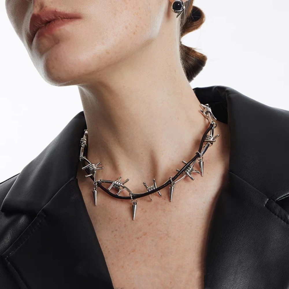 Gothic Barbed Wire Rivet Leather Double Layer Choker Necklace Punk Rock Twisted Thorned 90S Necklace Unisex Men Women Necklace 250716