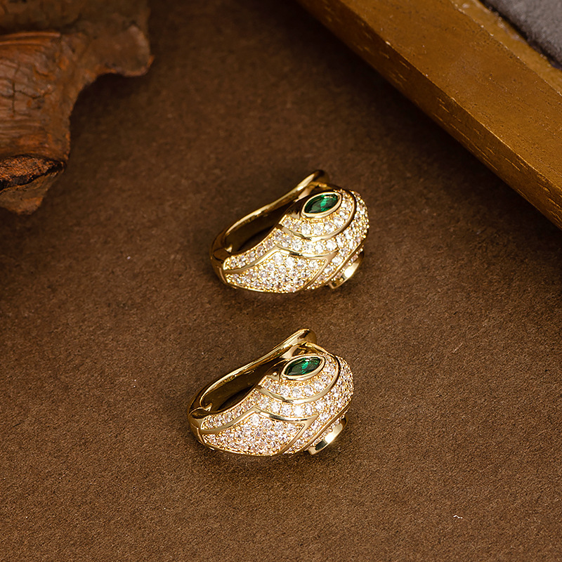 French Style Light Fashion Full Dia Green Zircon Simple and Elegant Personality Snake Design Earrings