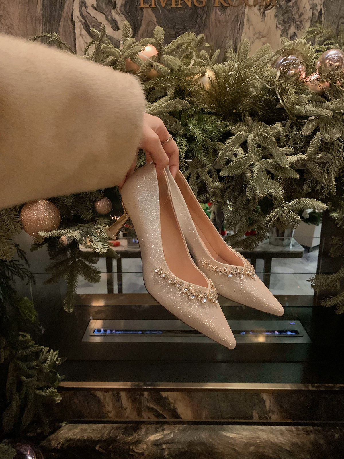 Sheepskin Version Grape Mom Same Sparkling Rhinestone Single Women French Style Elegant Pointed Toe Stiletto Shallow Mouth Wedding Shoes High Heels dd