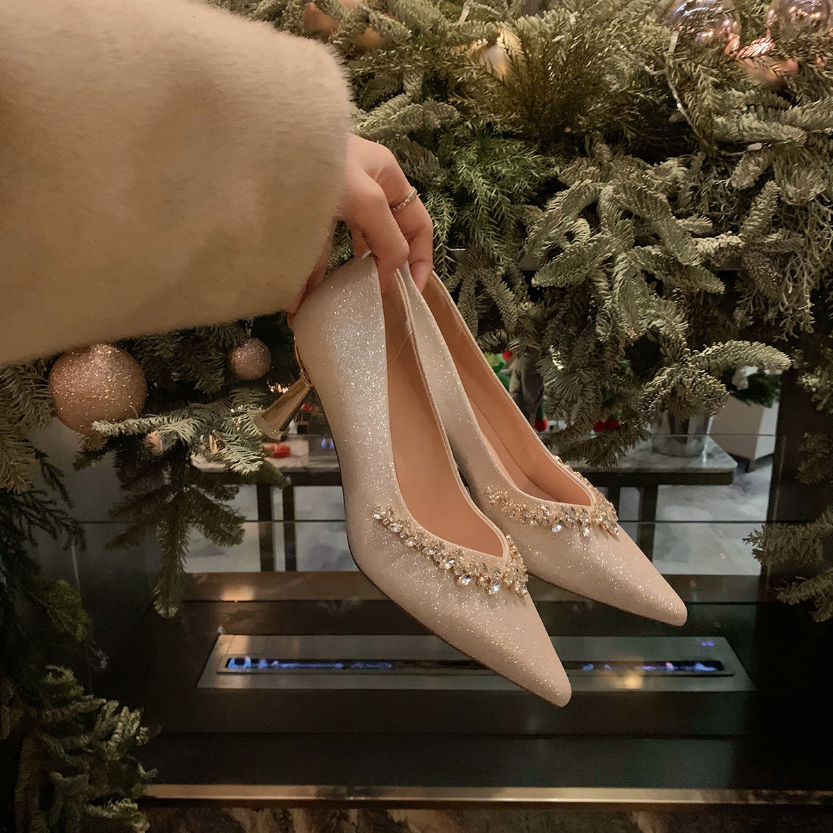 Sheepskin Version Grape Mom Same Sparkling Rhinestone Single Women French Style Elegant Pointed Toe Stiletto Shallow Mouth Wedding Shoes High Heels dd