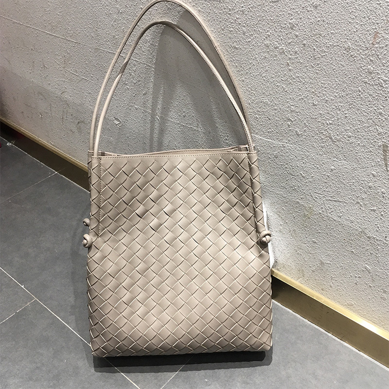 Designer bag free shipping Cowhide woven bag for women new single shoulder fashionable and versatile large capacity underarm bag black grey white