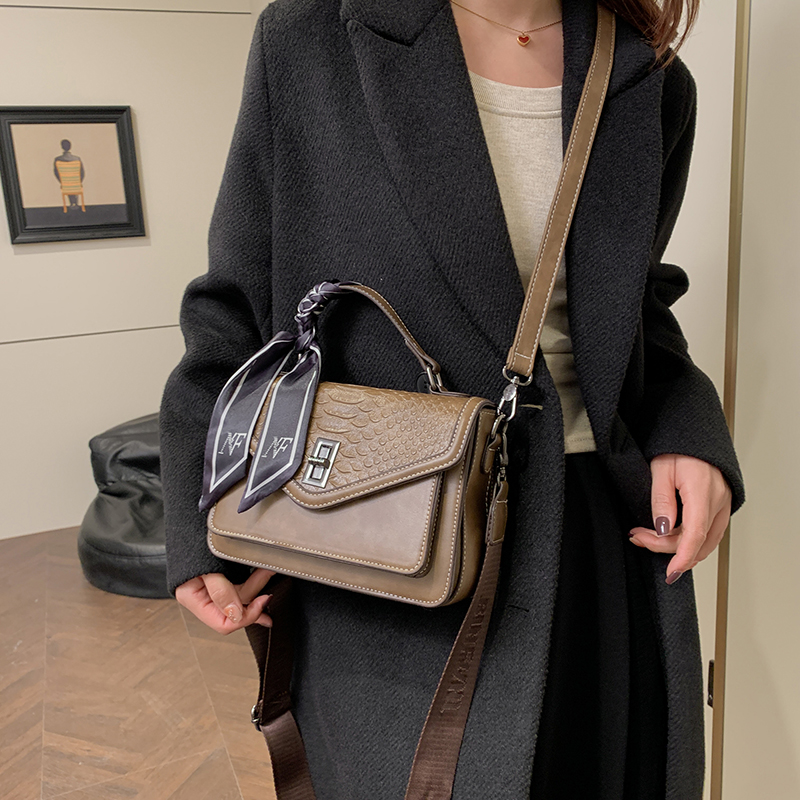 New arrival! Multi-compartment large-capacity shoulder crossbody bag, a versatile and stylish handbag for women