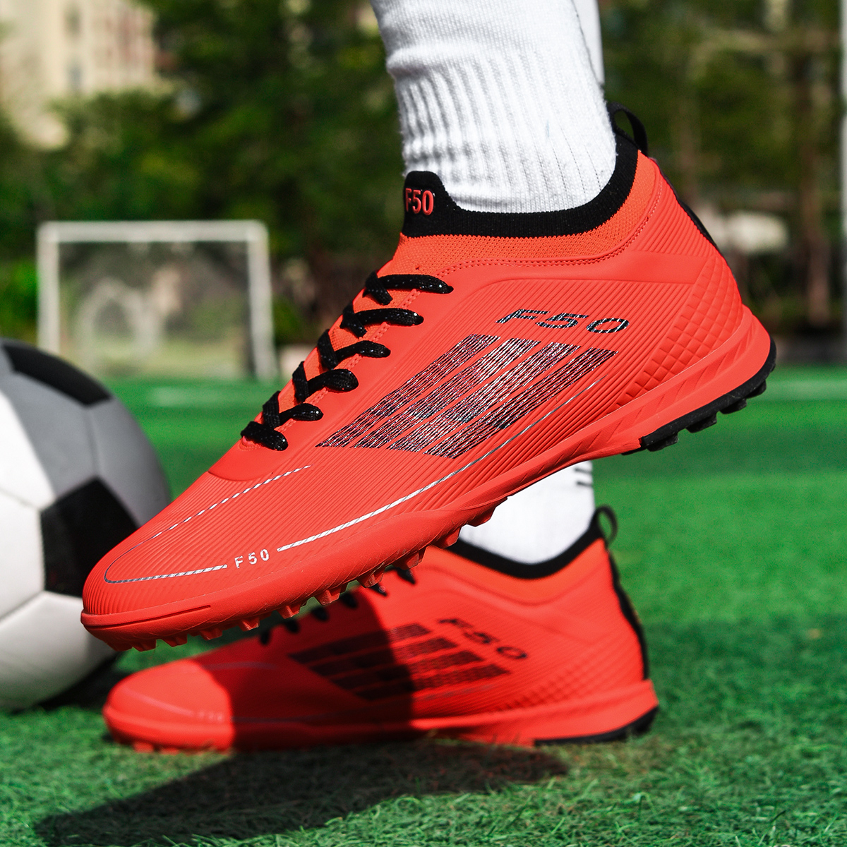 Men's football shoes 2025 spring and summer new sports shoes field training competition AG short stud shoes