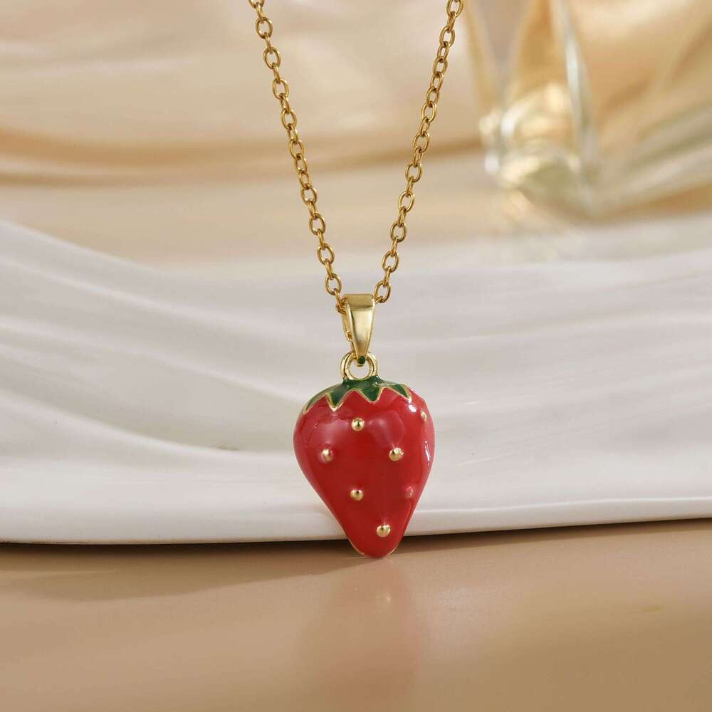 Trendy Oil-Drip Strawberry Cherry Fruit Necklace For Women, Light Niche High-End Titanium Steel Non-Fading Collarbone Chain Dd0
