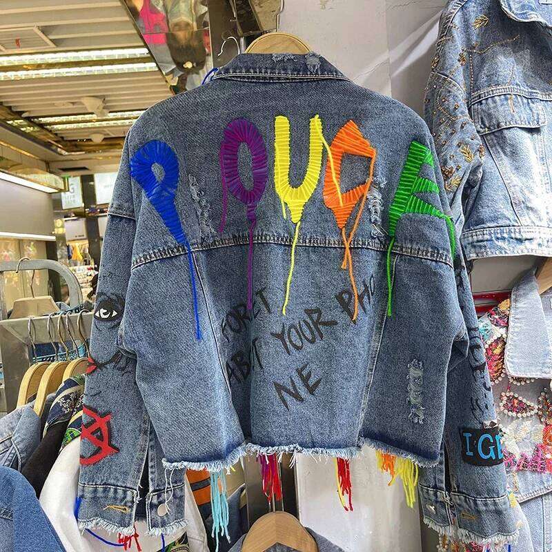 Spring New Fashion Rivet Letter Graffiti Women Loose Short Cowboy Outwear Holes Big Pocket Denim Jacket Coat Female