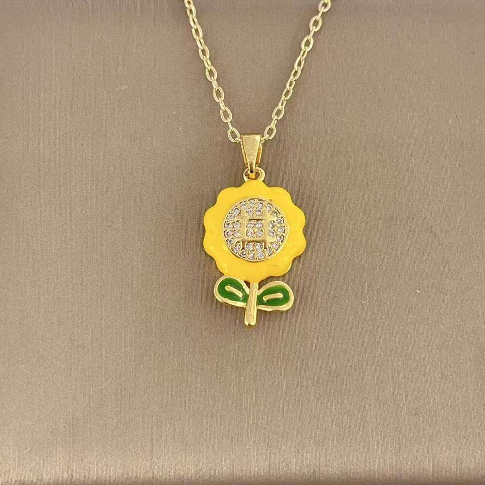 Oil Drop Micro Inlaid Yellow Small Flower Pendant Light Necklace For Women High-End Non-Fading Titanium Steel Clavicle Chain Fc3