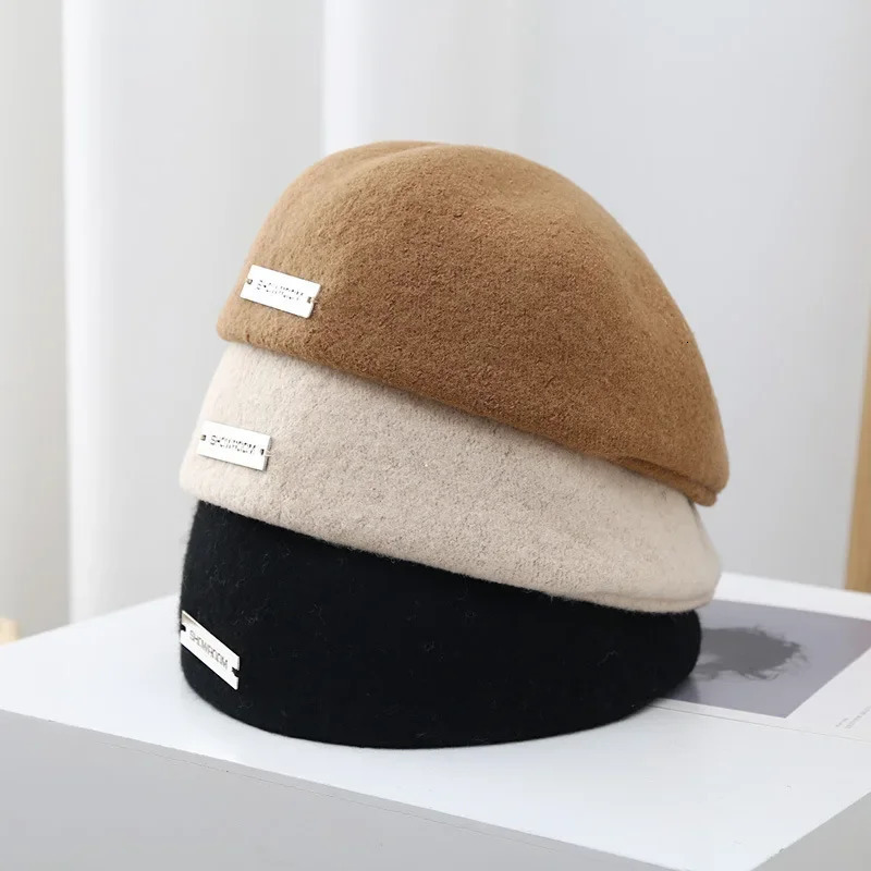 Korean Wool Beret Hat for Women Vintage Style Winter Autumn Hat with Metal Fashionable Versatile 250716