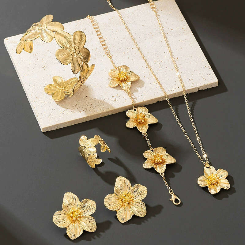 Creative Metal Hoop Flower Surround C-shaped Women's Ear Hoops Hot-selling Earrings Jewelry