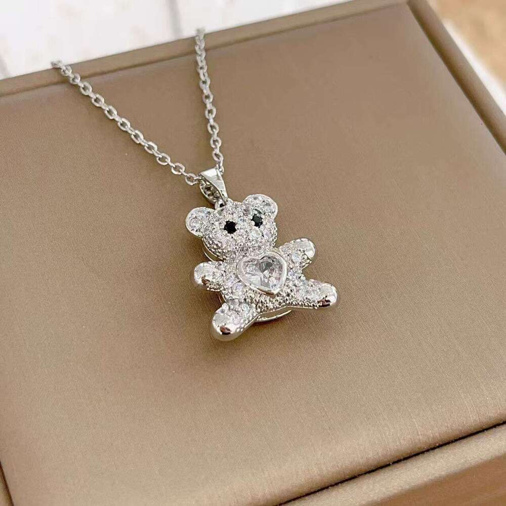Beating Heart Bear Titanium Steel Necklace Women, Light Niche Design, Cute Clavicle Chain For Students, High-End Sense Jewelry 9Da