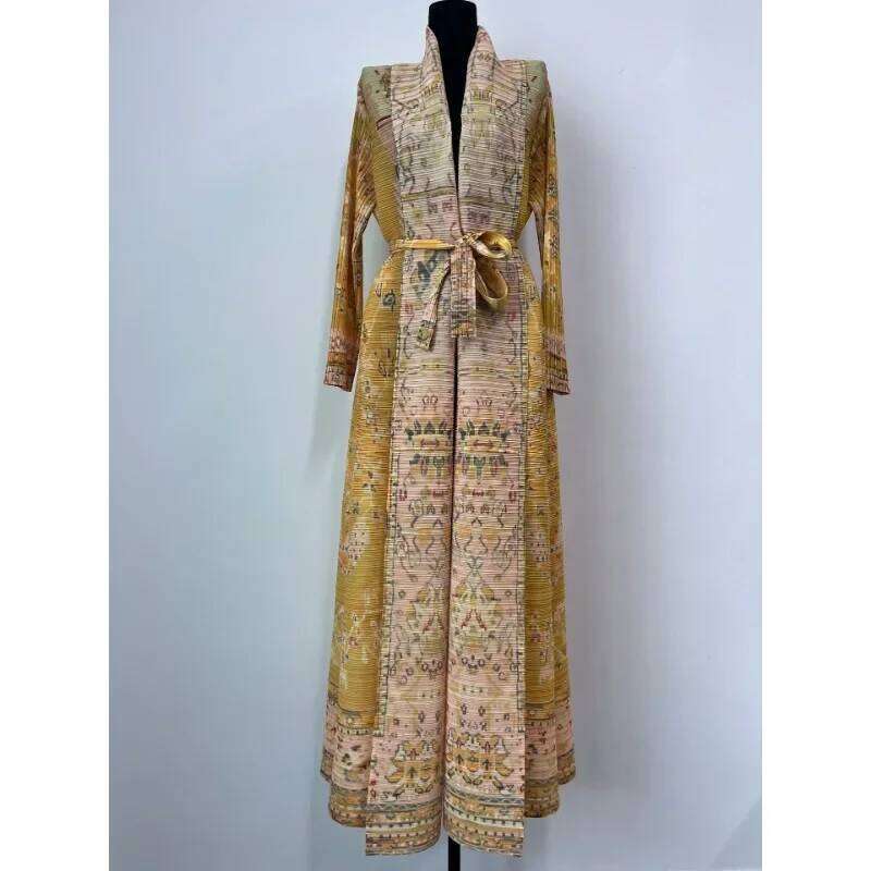 Miyake Autumn/Winter New 2025 Versatile Sleeved Windbreaker Coat 58 Inch Long Cape Printed Fashion Women's Wear