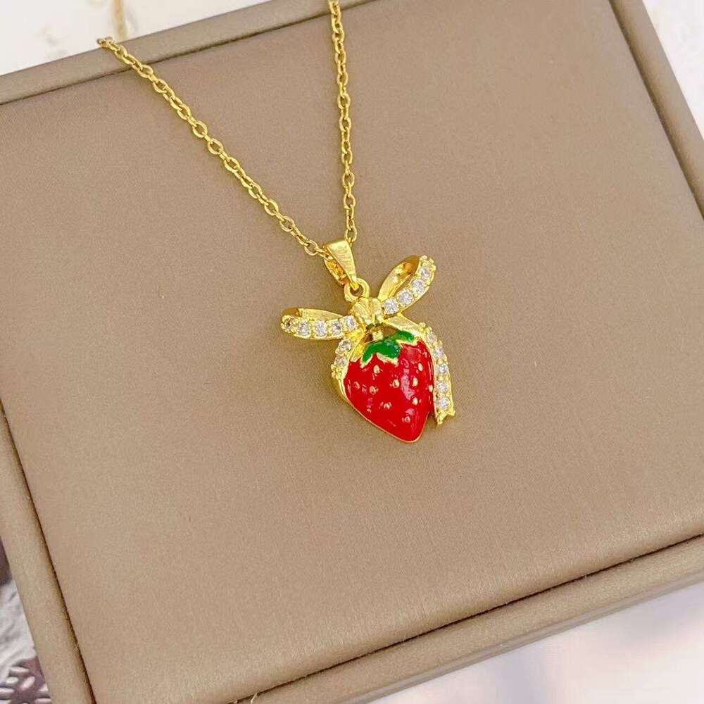 Internet Celebrity Fresh Strawberry Necklace For Women Red Versatile High-End Jewelry Niche Design Spring Summer Titanium Steel Collarbone Chain 98D