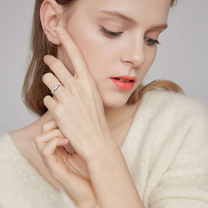 Classic Moissanite Bull Head For Women S Pure Silver Gold Plated Non-Fading Light Luxury Design High-End Diamond Ring 7D0