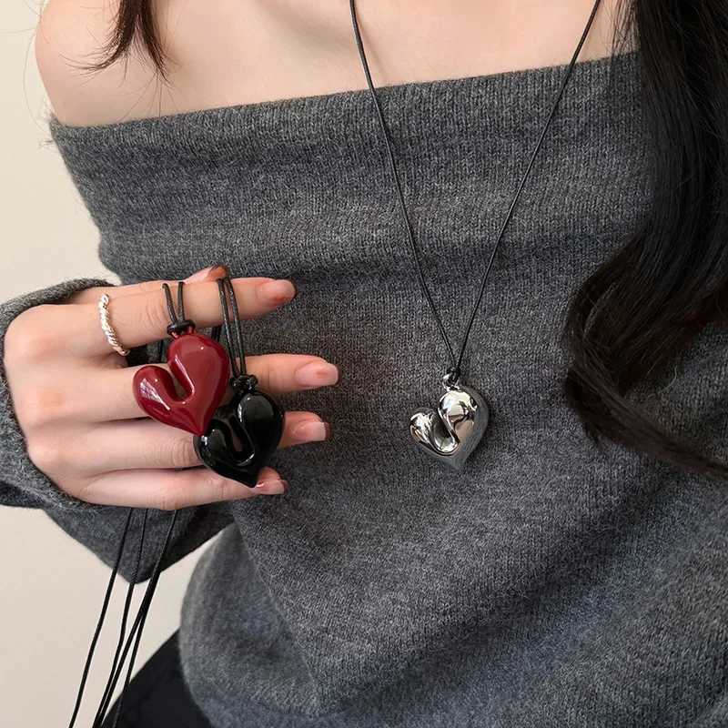 80s Vintage Red Heart Pendant Necklace Aesthetic Love Inspired Choker New Fashion Romantic Heart Necklace for Women XJ250717