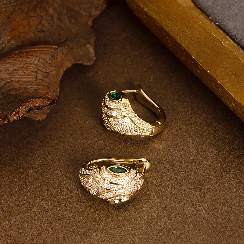 French Style Light Fashion Full Dia Green Zircon Simple and Elegant Personality Snake Design Earrings