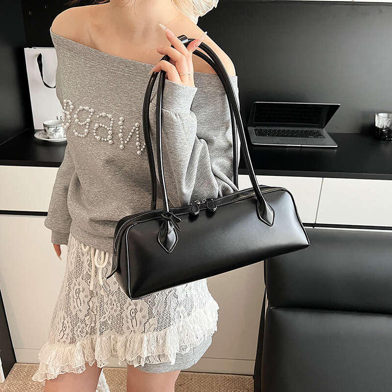 Fashion Underarm for Women 2025 New Baguette Simple Free shipping Versatile Shoulder High-End Niche Design Women's Bag