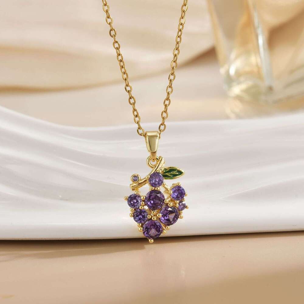 Purple Grape Necklace For Women, Niche Light Fashion Titanium Steel Non-Fading Collarbone Chain With Micro-Inlaid Zircon Pendant Accessories 22F