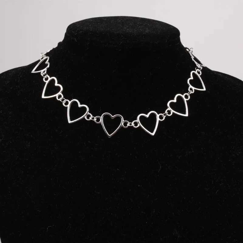 Independent Gothic Metal Hollow Connecting Heart Neck Chains Choker Collar Necklace Womens Gothic Cosplay Aesthetic Jewelry XJ250717