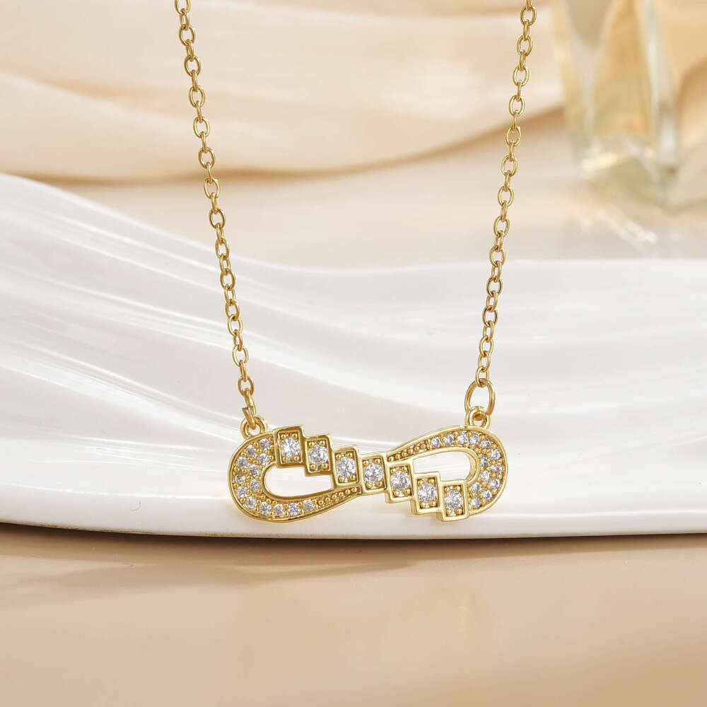 Necklace For Women Infinity Eight Character Pendant Niche Design High-End Sweet Temperament Titanium Steel Accessory 203