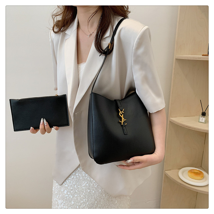 2025 Designer Bag Shoulder Bag New Elegant Floral Printed Tote Bag for Women Large Capacity Commuter Bag Stylish Minimalist Versatile Crossbody Bag