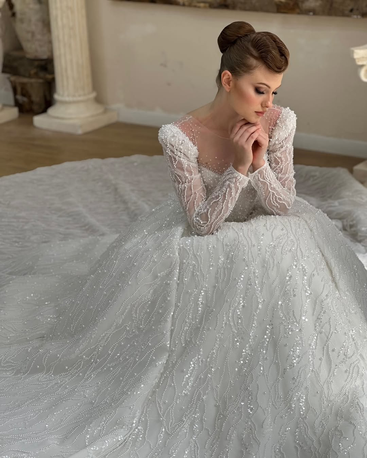 Sparkling Wedding Dresses Round Neck Long Sleeve Pearls Sequins Lace A Line Bridal Gowns Back Sweep Train Customized Vestidos De Novia