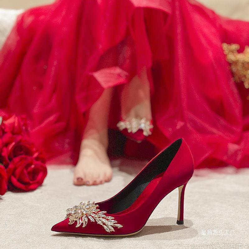 2024 Spring New Bride Comfortable Wedding Shoes Xiuhe Bridal Dress Two-Way French High Heels Women Thin Heel Pointed Toe ddmysaturn