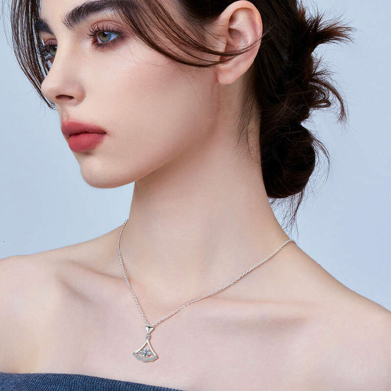 Internet Celebrity Tiktok Live Personality Mini Necklace Pure Sier S Light Versatile Dynamic Dance Skirt Pendant For Women 2Df