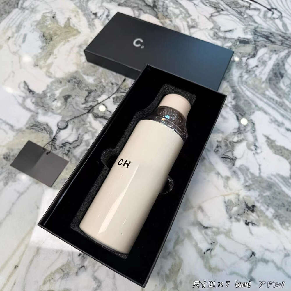 Travel Mug Stainless Steel Insulated Cup Water Bottle Portable Large Capacity 590Ml 255 547456