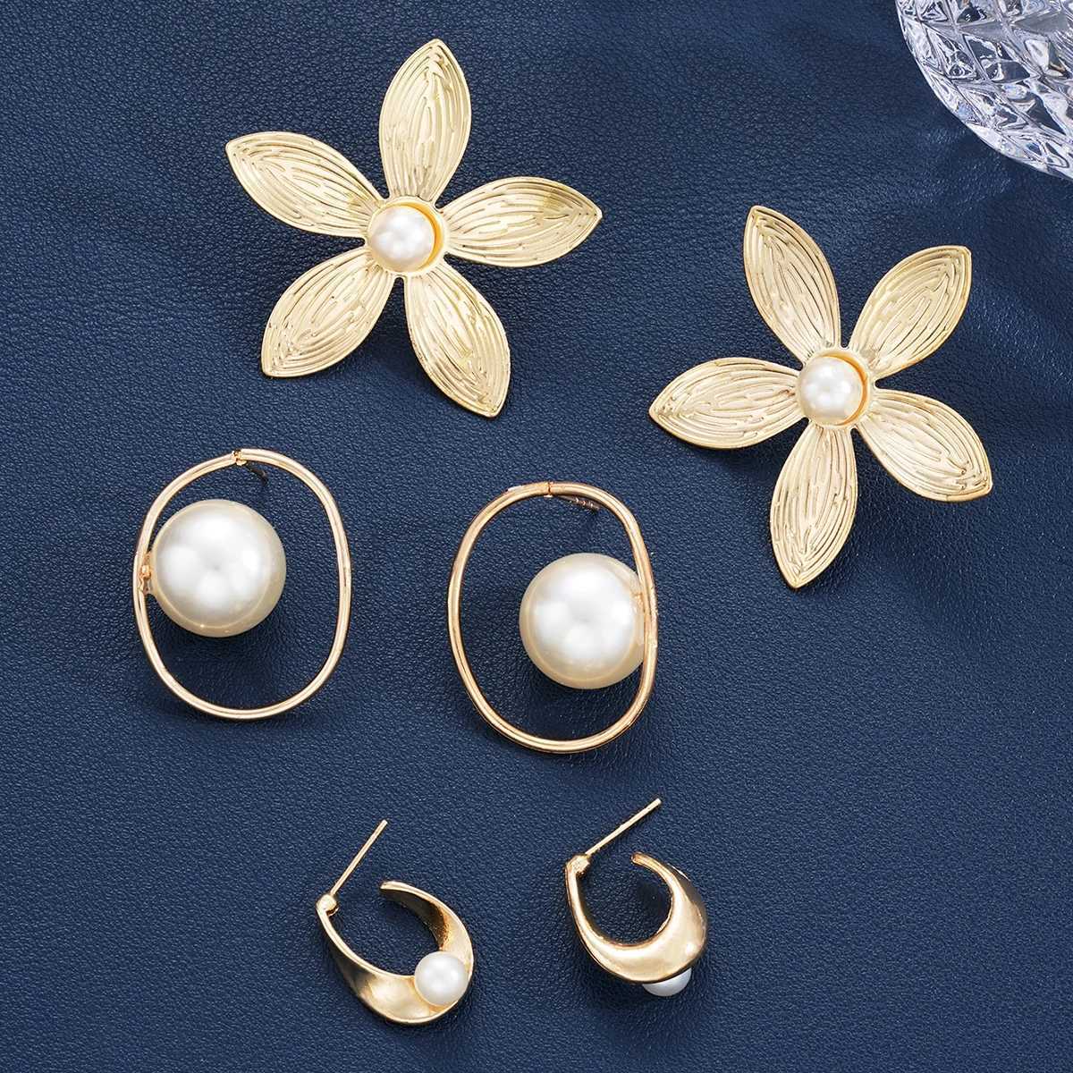 6Pcs Gold Color Floral Pearl Earring Set French Style Vintage Delicate Irregular Stud Earrings Fashion Female Jewelry Gifts 2025 y250715