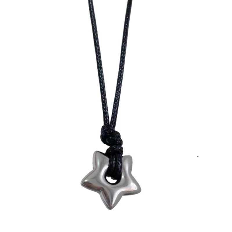 Gothic Hollow Star Pendant Necklace Vintage Leather Rope Fashion Jewelry for Women Men Pentagram Charm Choker Gift XJ250717
