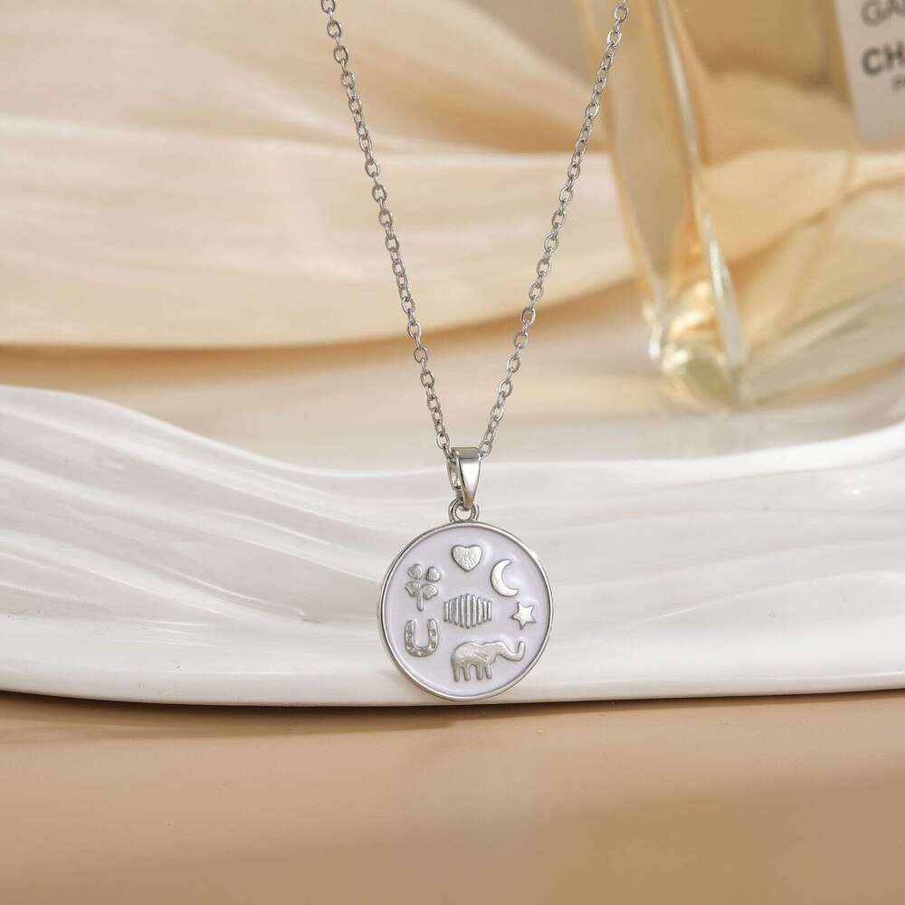 New Heart-Shaped Pentagram Peach Heart Two-Tone Electroplated Zircon Pendant Necklace For Women Light Clavicle Chain 484