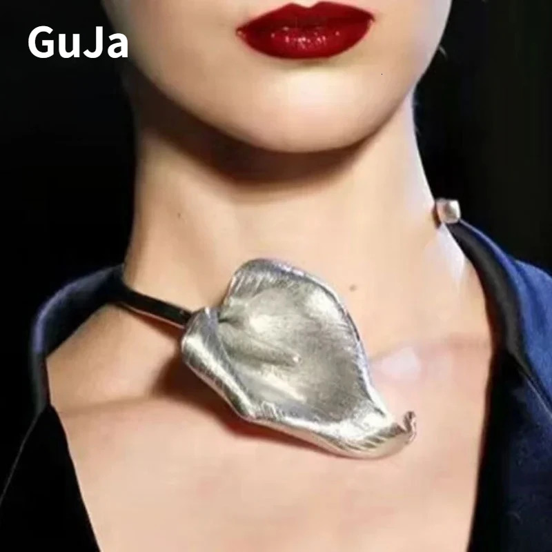 Fashion Jewelry European and American Metal Flower Choker Necklace For Women Accessories Gifts Trend 250716