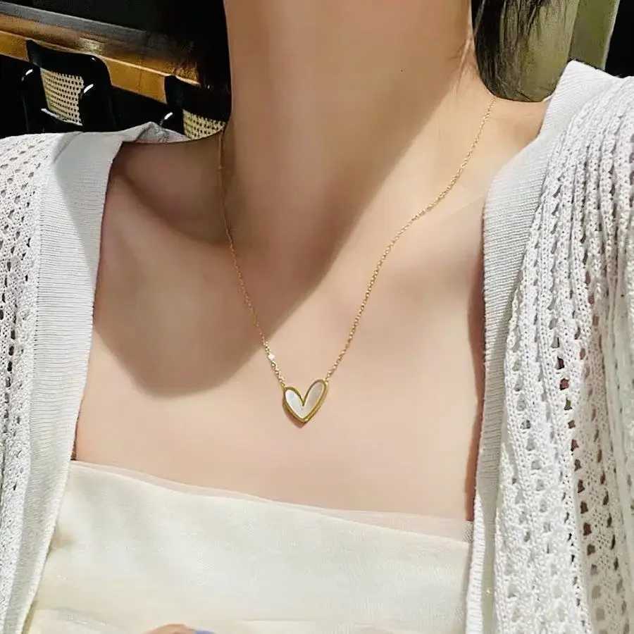 Stainless Steel Shell Love Heart Pendant Necklace for Women Girls Gold Color Korean Style Clavicle Chain Wedding Jewelry Gifts XJ250717