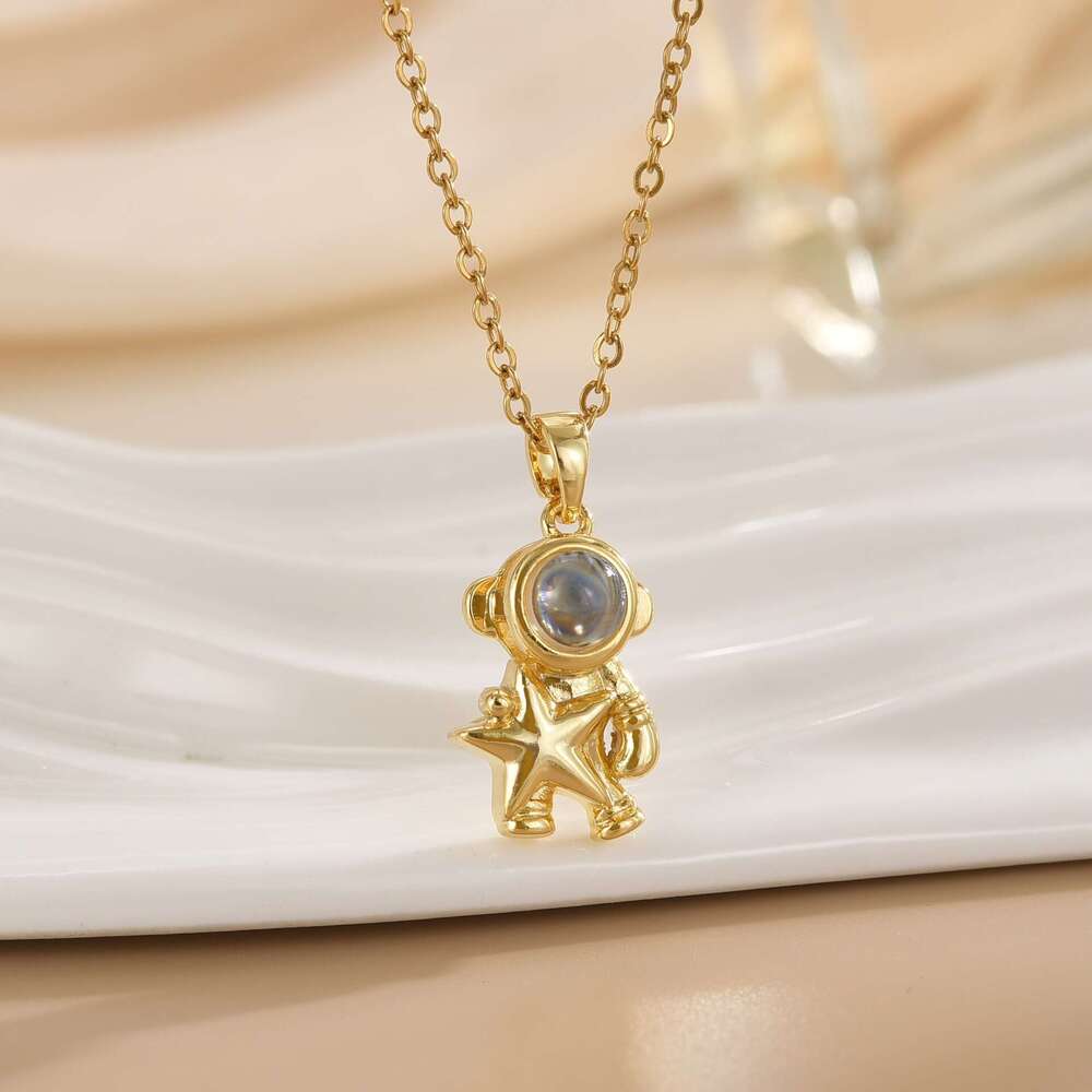 New Couple For Men And Women, 100 Languages Projection Stone Pendant, Fashionable Astronaut Necklace 12A