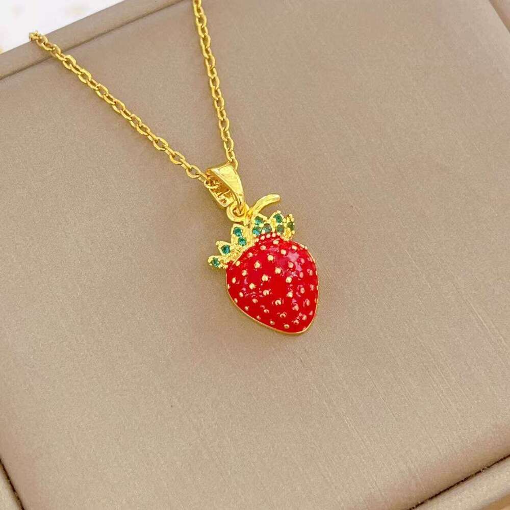 Cute Red Strawberry For Women, Light Niche High-End Pendant, 2024 Autumn New Collarbone Chain Necklace C13