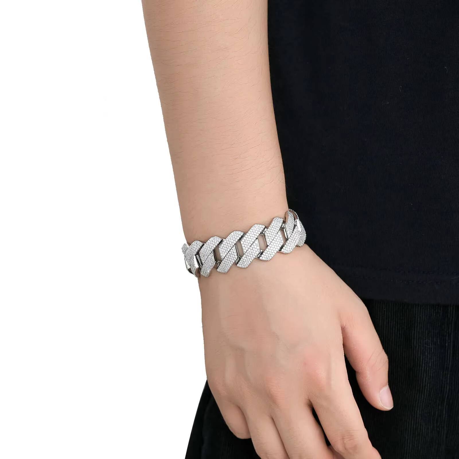 Luxury 925 Sterling Cuban Curb Chain Accessory Featuring Dazzling VS+ Cut Moissanites