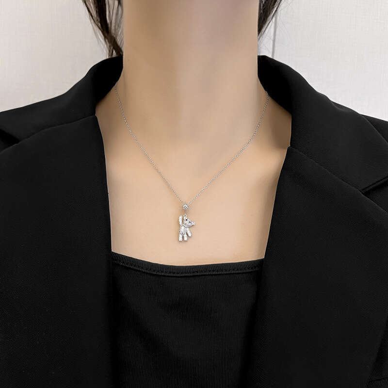 2025 New Trendy Cute Bear Necklace For Women, Design Sense, Light , Niche Titanium Steel, Non-Fading Collarbone Chain Pendant D59